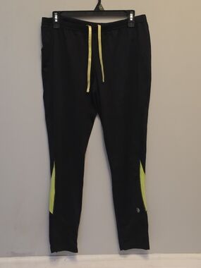 MPG Black Activewear Top with Neon Yellow Trim